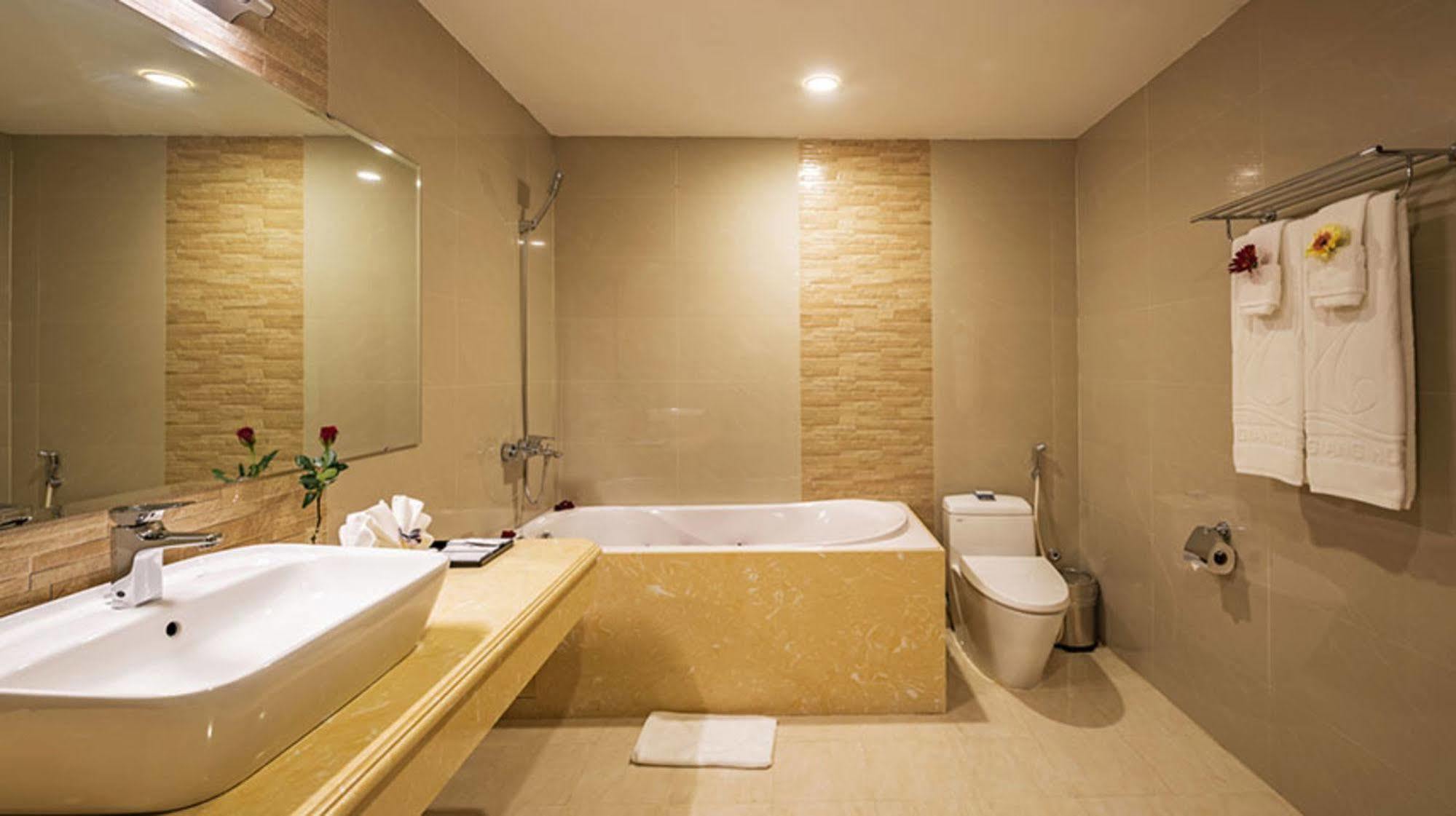 Lam Giang Hotel Винь Экстерьер фото