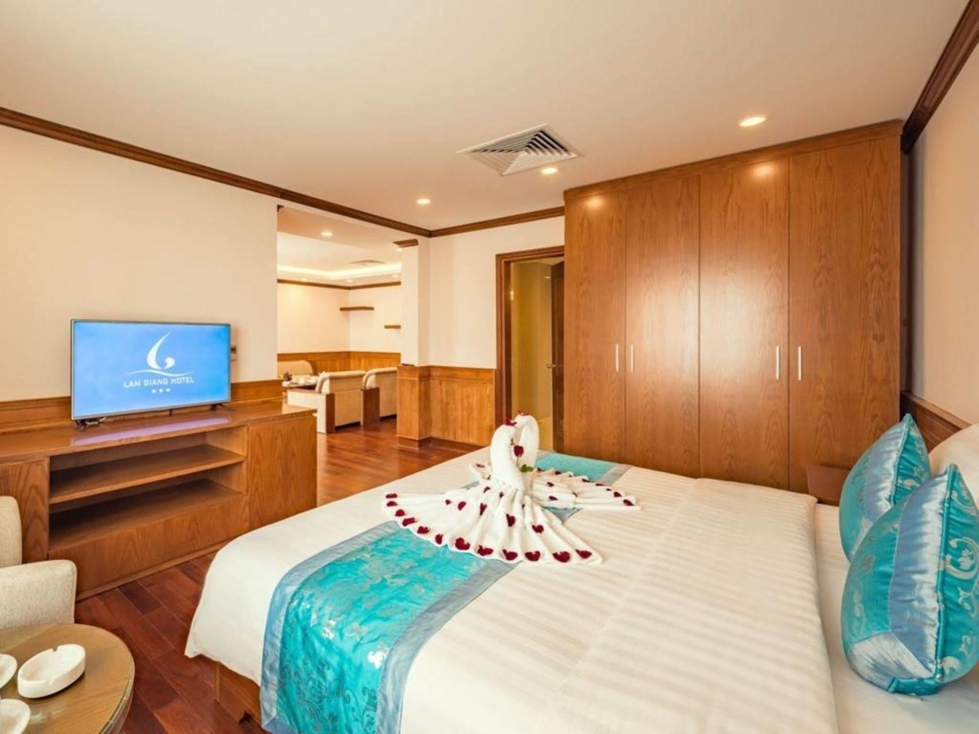 Lam Giang Hotel Винь Экстерьер фото